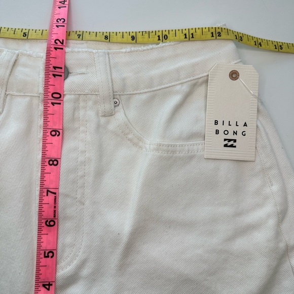 Billabong Riley Walkshort High Waisted Cut Off Shorts White NWT Women’s Size 26 - Picture 11 of 14